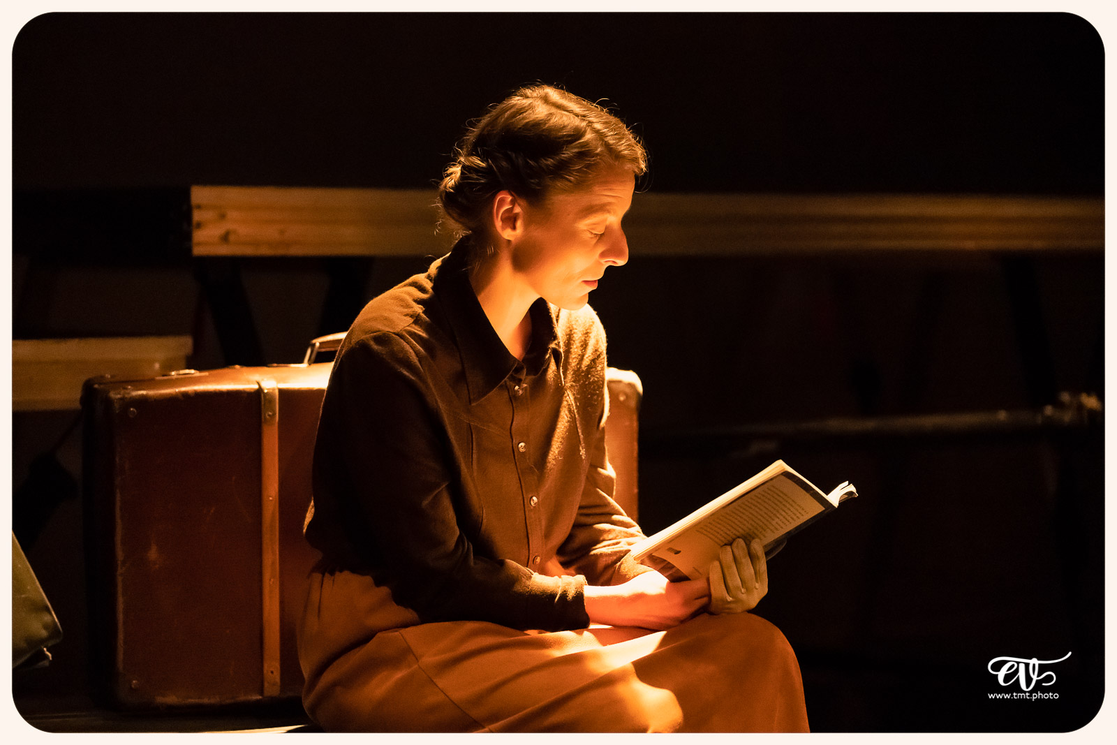 LA MESNIE H. - UN JOUR D'ÉTÉ